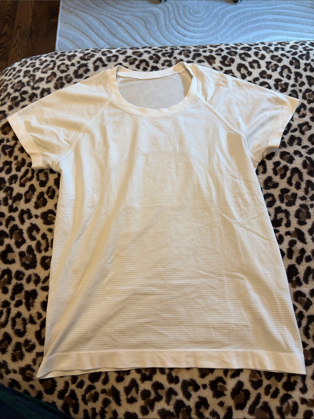 Lululemon Siwftly Tech Race Length Short Sleeve - 6